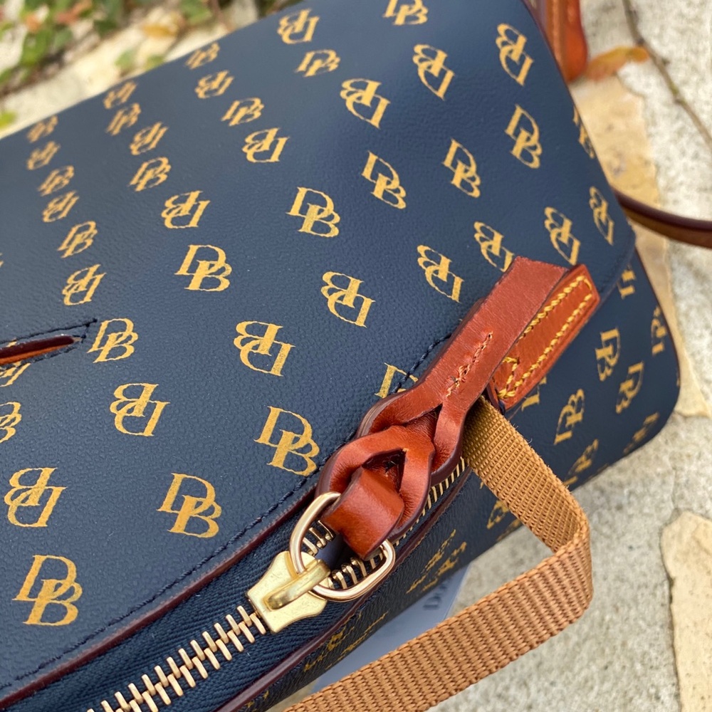 NWT Dooney&Bourke zip zip top Satchel signature - Picture 5 of 8
